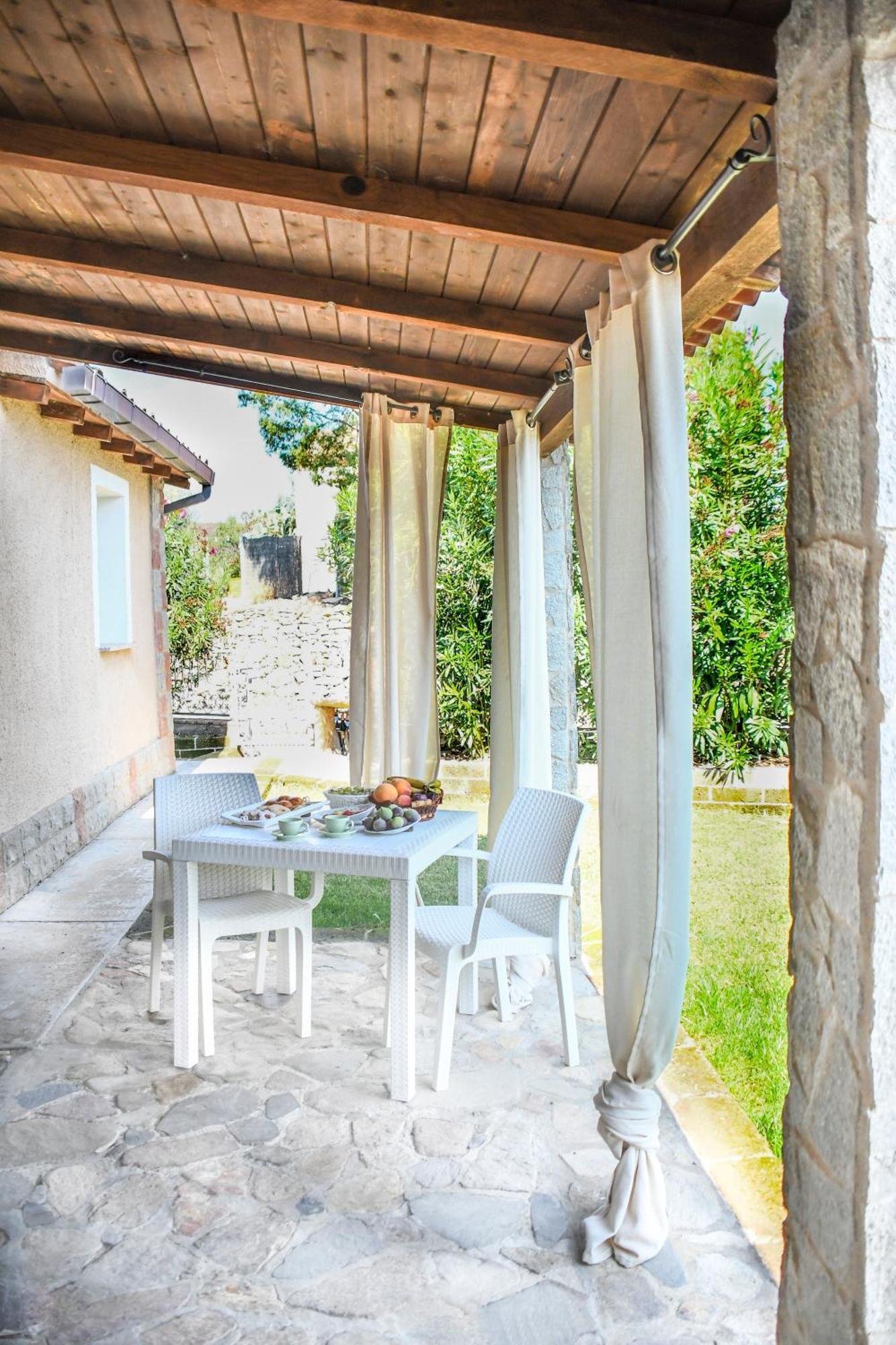 Domu Virginia Bed & Breakfast Castiadas Dış mekan fotoğraf
