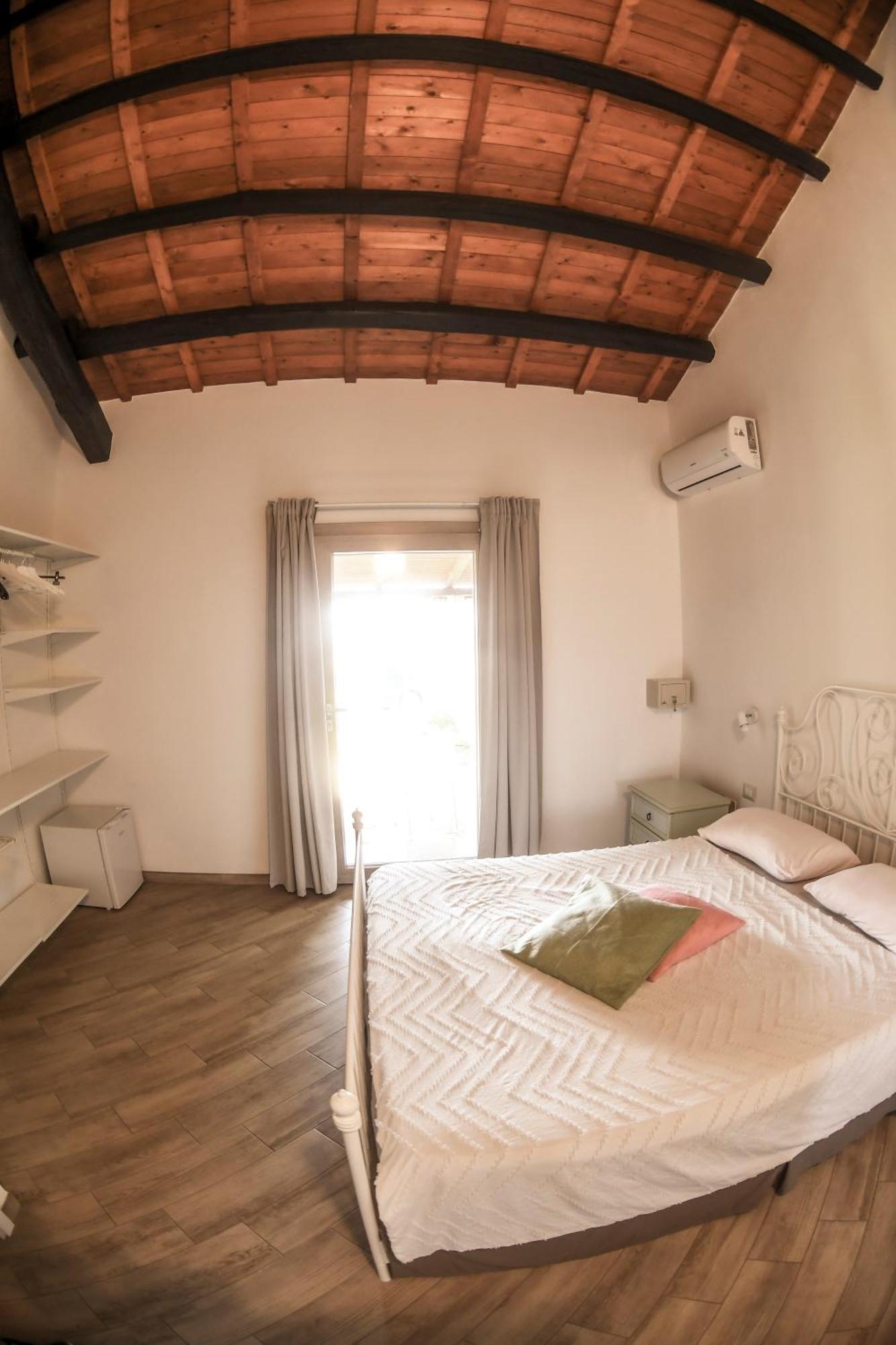 Domu Virginia Bed & Breakfast Castiadas Dış mekan fotoğraf