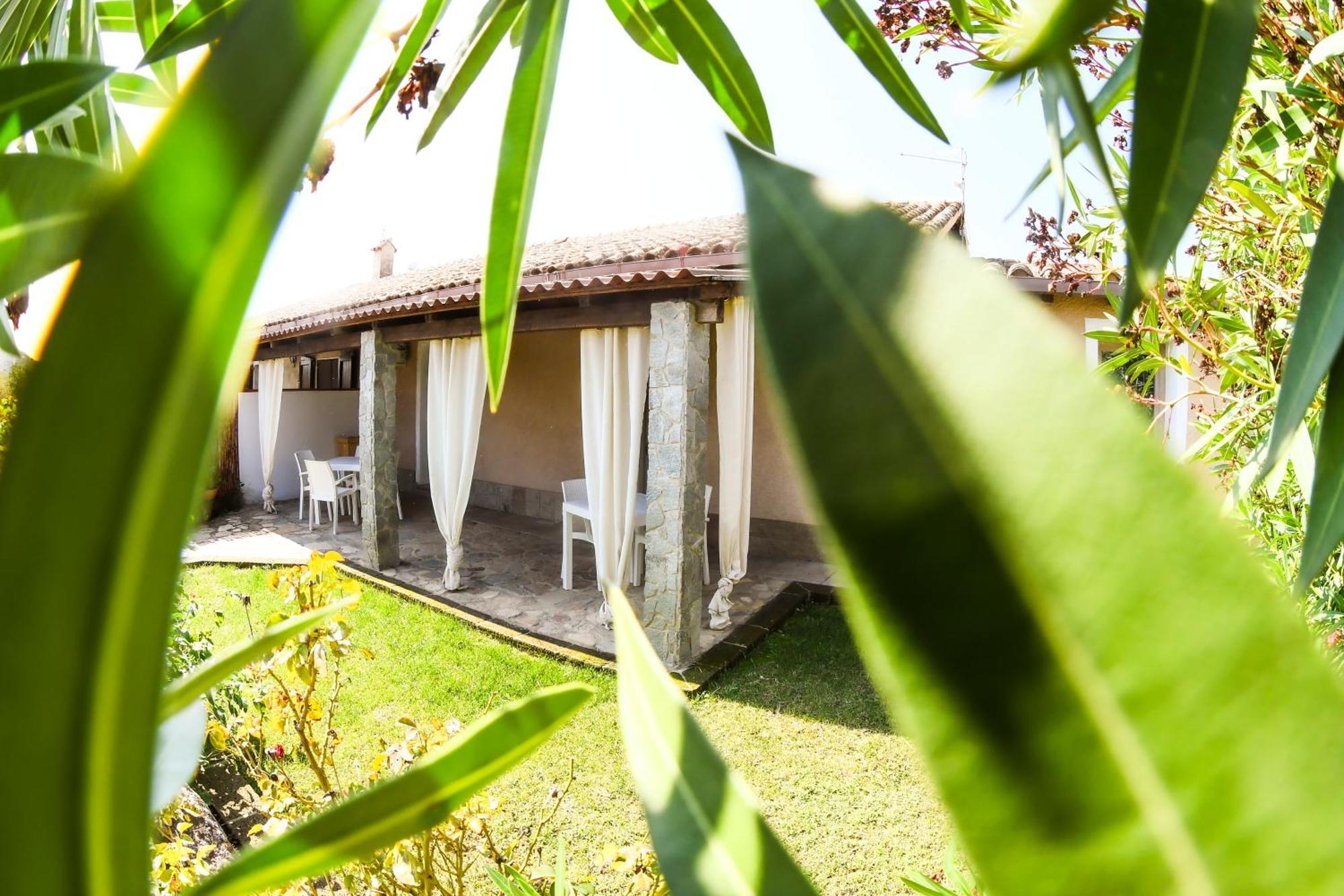 Domu Virginia Bed & Breakfast Castiadas Dış mekan fotoğraf