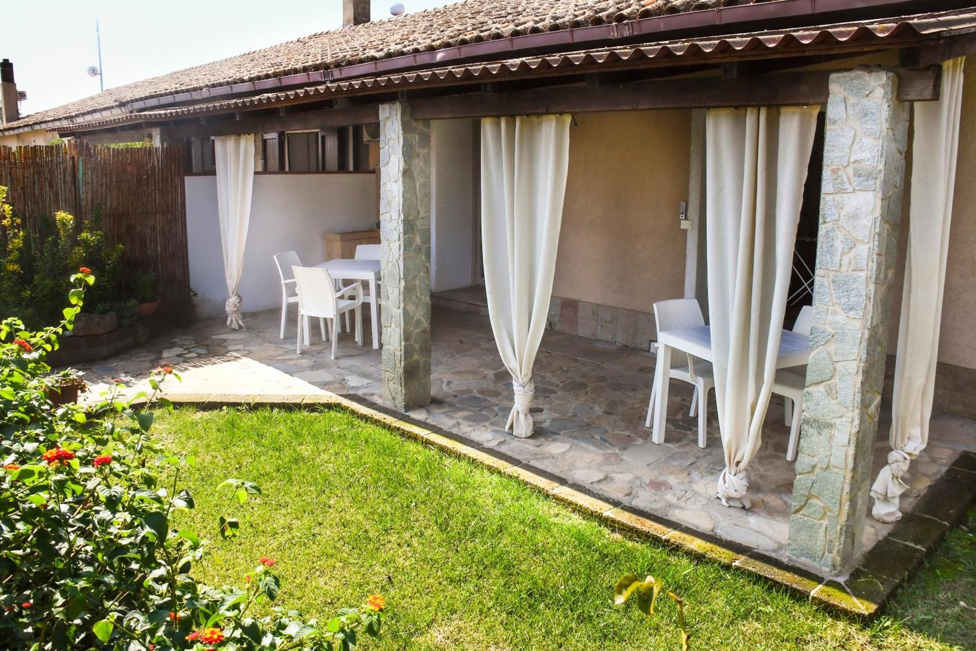 Domu Virginia Bed & Breakfast Castiadas Dış mekan fotoğraf